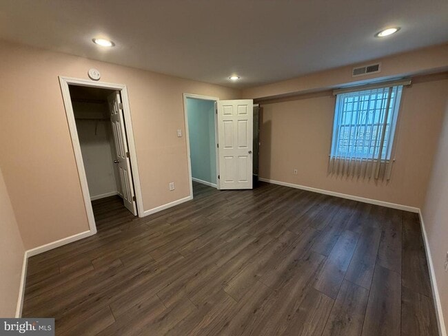 Building Photo - 606 Hazell Ln