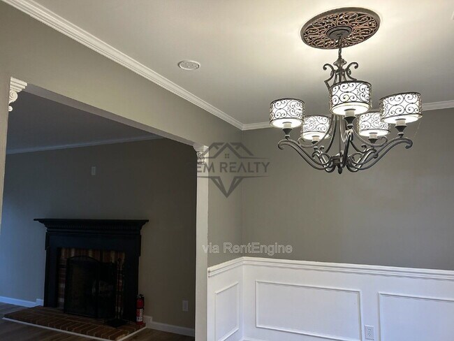 Building Photo - 100 Kendallwood Dr