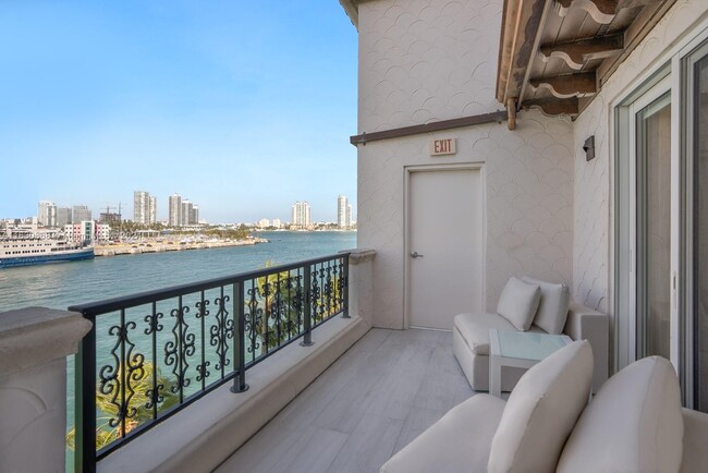 Building Photo - 5365 Fisher Island Dr