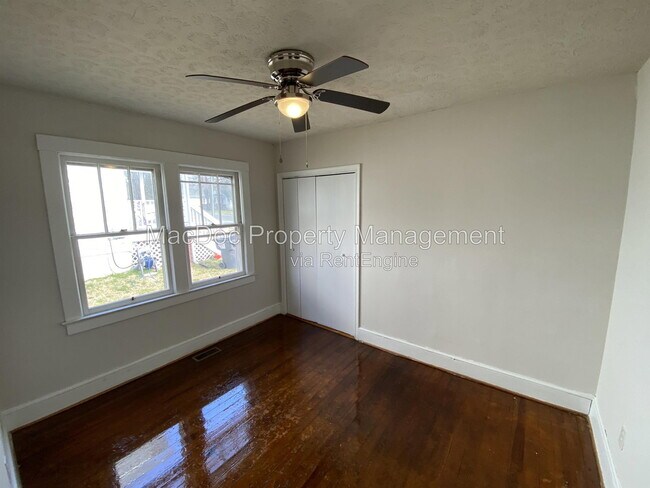 Building Photo - 138 Mansfield St
