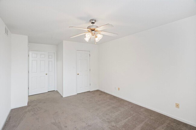 Building Photo - 3501-3503-3503 La Mesa Dr