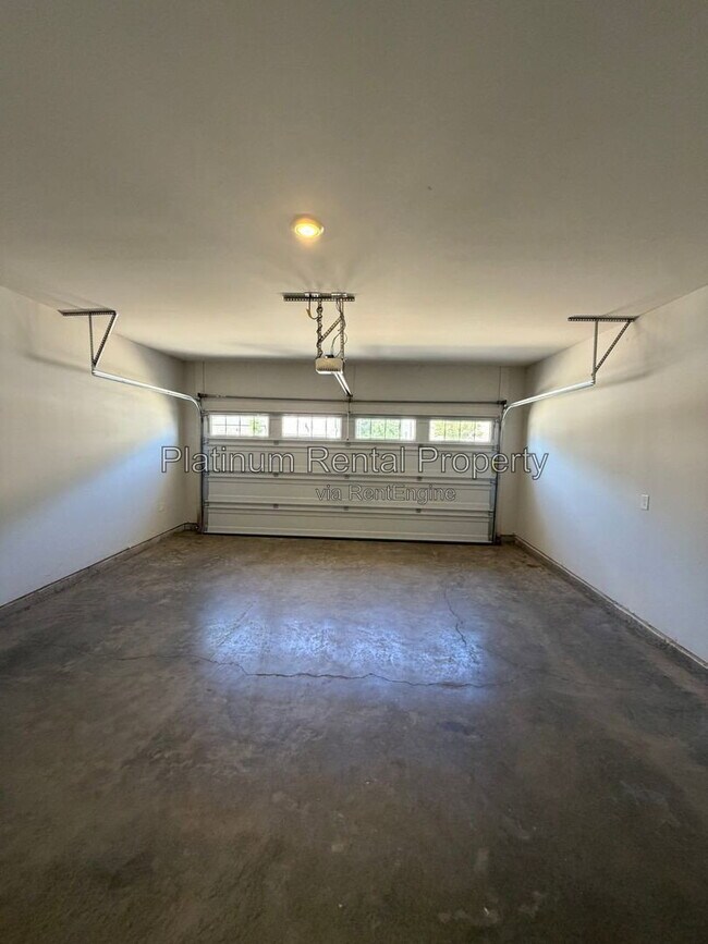 Building Photo - 337 Timberland Ave
