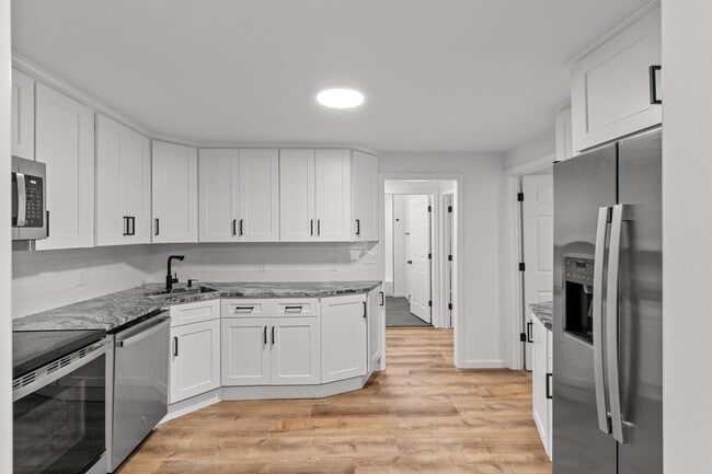 Building Photo - 5 Pine Trail