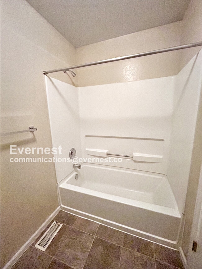 Building Photo - 5906 Ensemble Heights