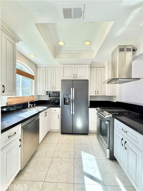 Building Photo - 30902 Club House Dr
