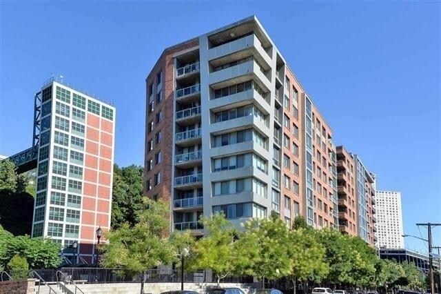 Building Photo - 800 Jackson St