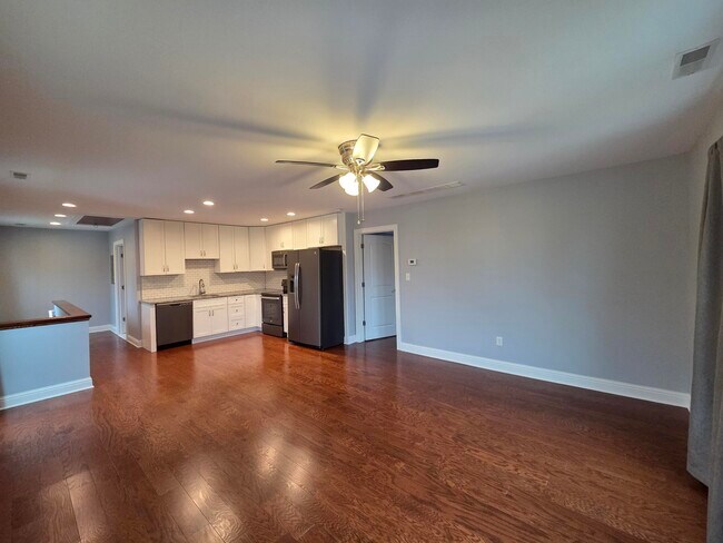 Building Photo - 412 Starkweather St