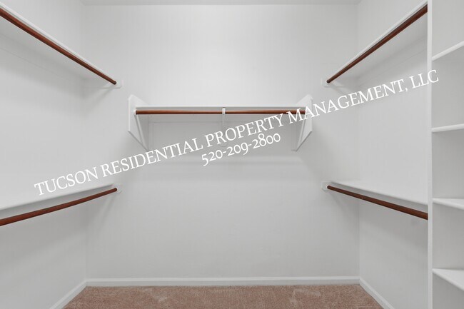 Building Photo - 13245 N Booming Dr