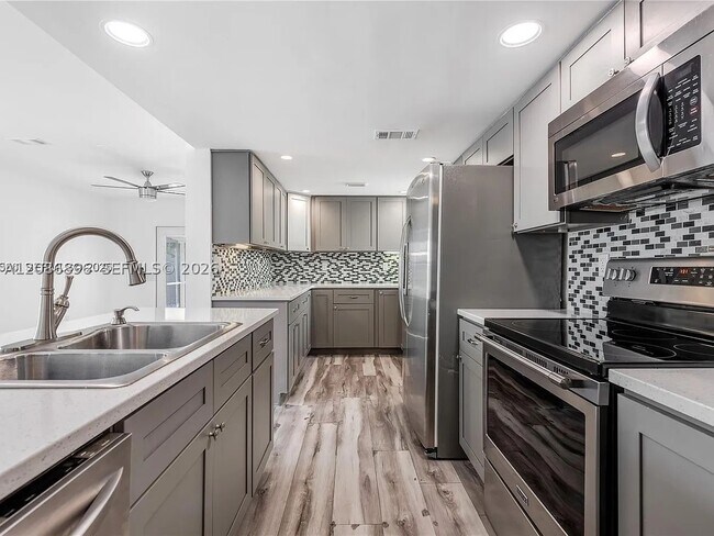 Building Photo - 5800 Rambler Rose Way