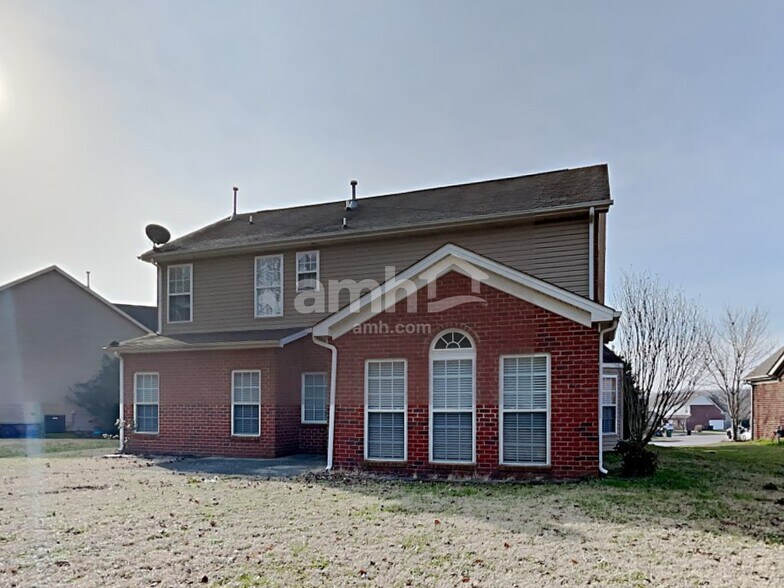 Building Photo - 3003 Hope Cir