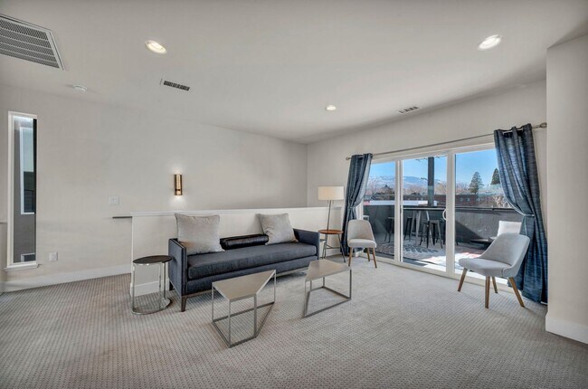 Building Photo - Mid-Town Modern Gem With EV Charger