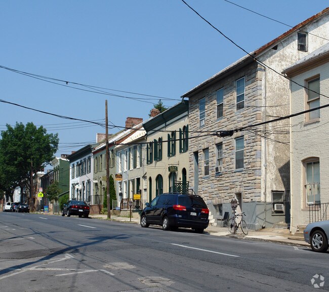 Building Photo - 225 W Patrick St