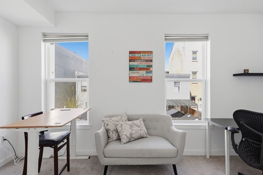 Building Photo - 1113 Lemon St