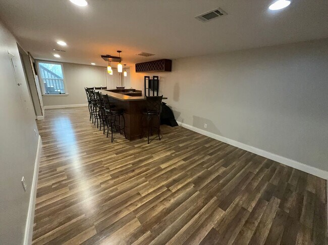 Building Photo - 2845 Stratfield Ct