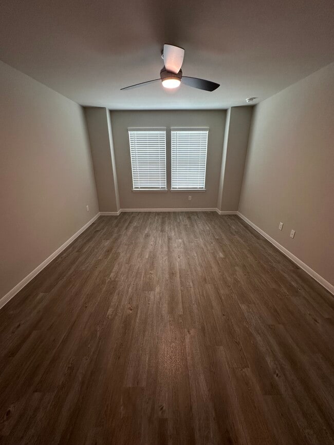 Building Photo - 27022 Dove Dr