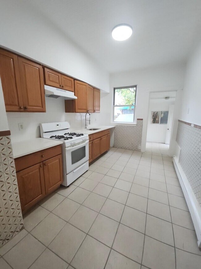 Building Photo - 4530 Hudson Ave