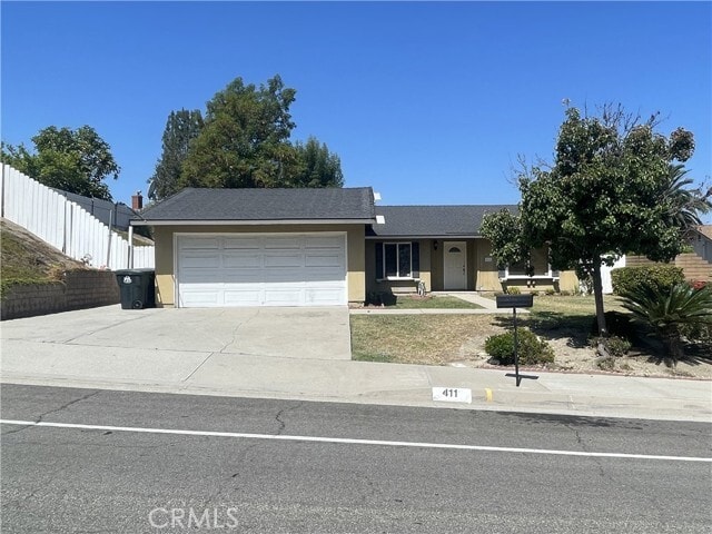 Primary Photo - 411 N Prospectors Rd