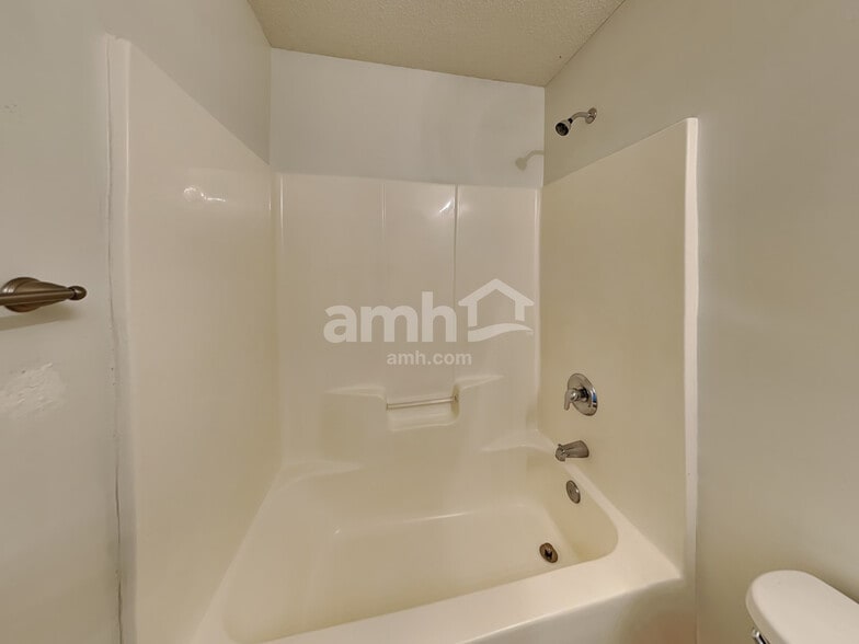 Building Photo - 8820 Cornwall St