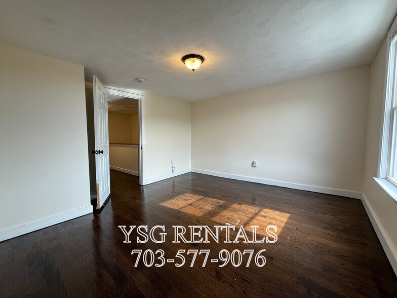 Building Photo - 19 Lambert Ave