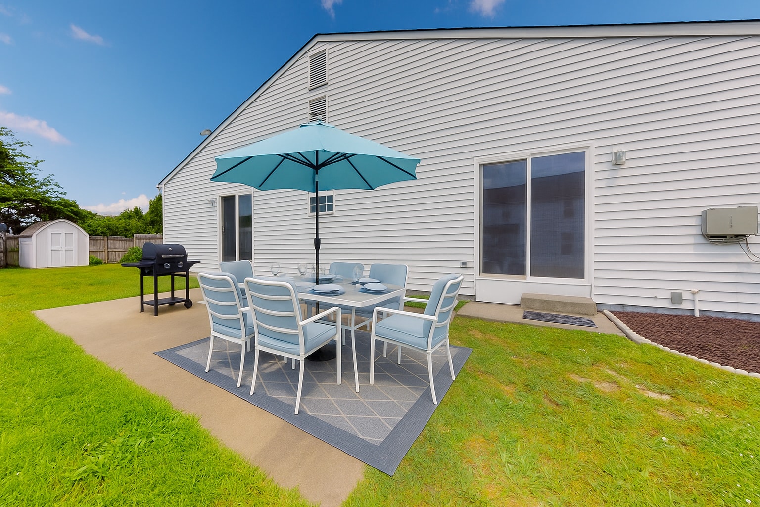 Outdoor Patio - 2006 Bookbinder Ct