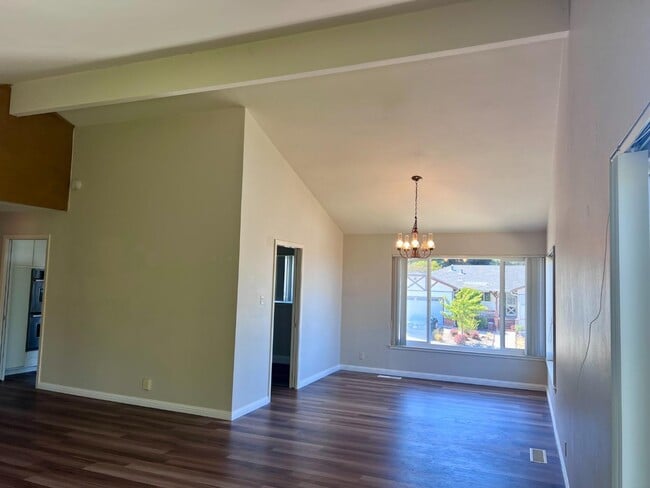 Building Photo - 2717 Trousdale Dr