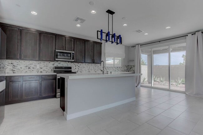 Building Photo - Stylish 3-Bed Home with Loft & EV Charger in Skye Canyon