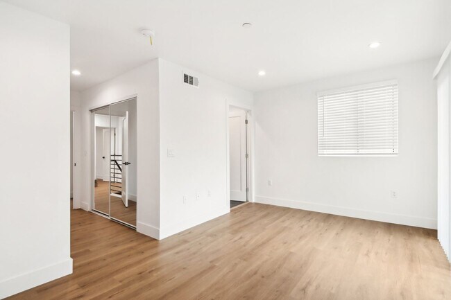 Building Photo - 4507 W 18th St