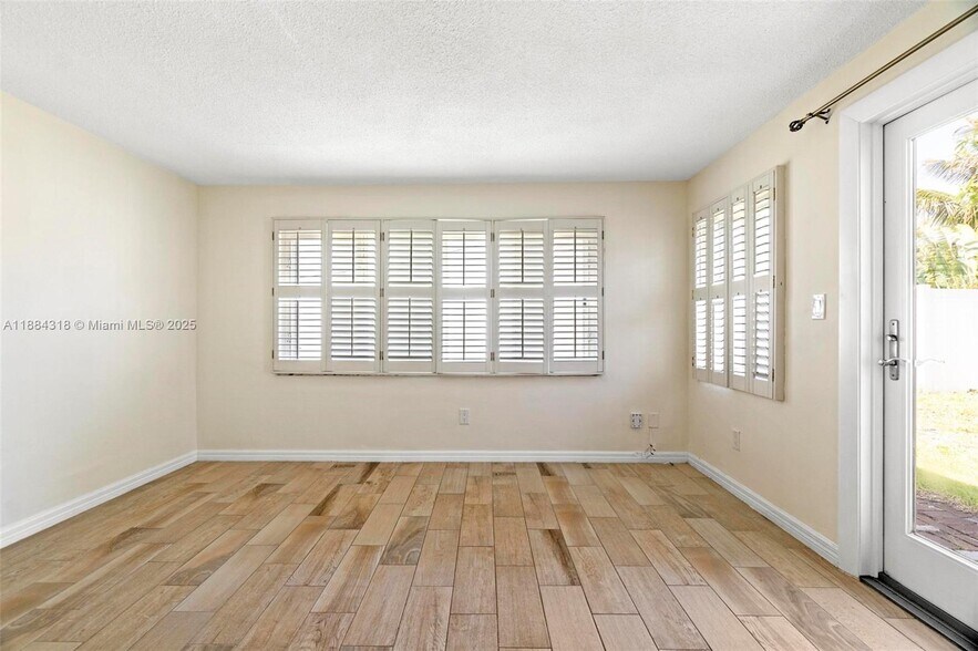 Building Photo - 838 NW 10th Ave