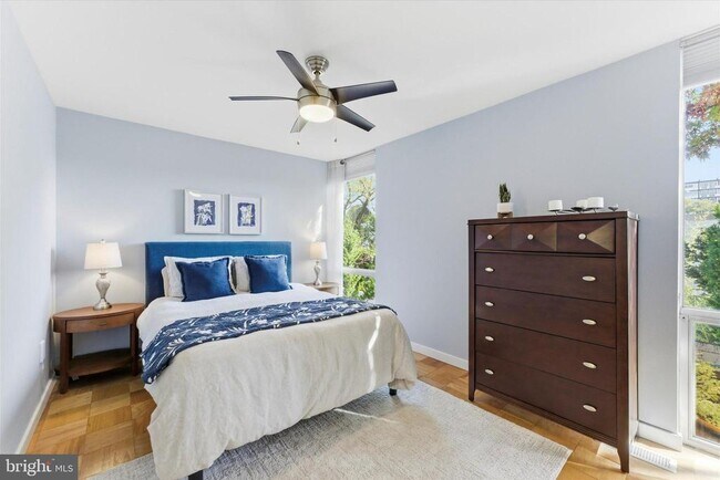 Building Photo - 1378 4th St SW