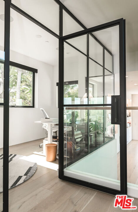 Building Photo - 606 N Ardmore Ave