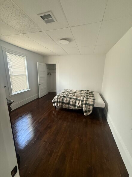 Building Photo - 25 Wyman St