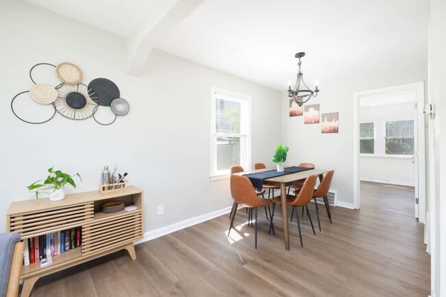 Building Photo - 3582 Silsby Rd