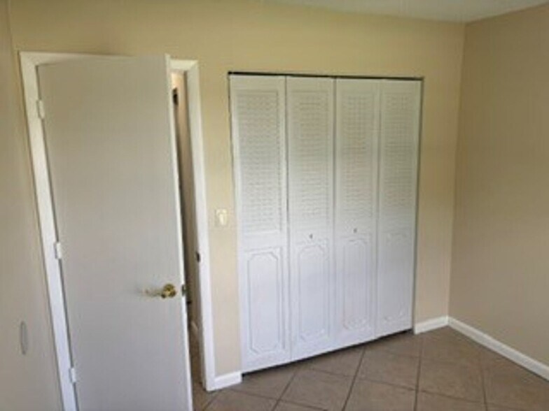 Building Photo - Freshly painted interior coming soon ! 3 bedroom 2 bathroom single family home