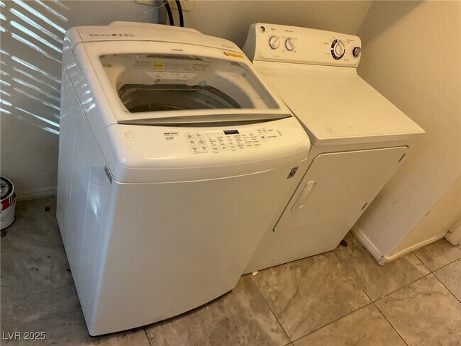 Building Photo - 6368 Joshuaville Dr