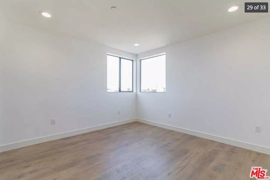 Building Photo - 412 N Ardmore Ave