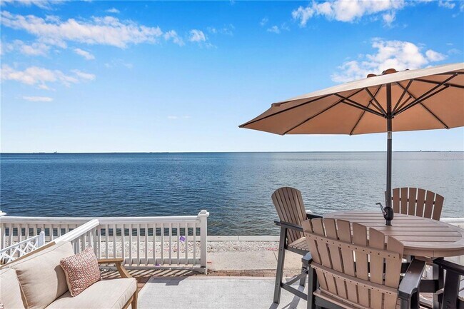 Building Photo - 5172 Coquina Key Dr SE