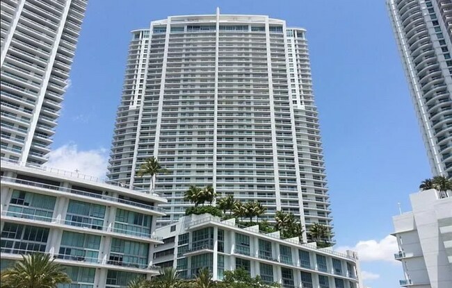 Building Photo - 90 SW 3rd St