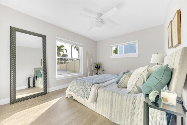 Building Photo - 1015 Spindle Palm Way