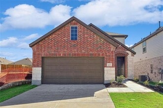 Building Photo - 623 Russell Dr