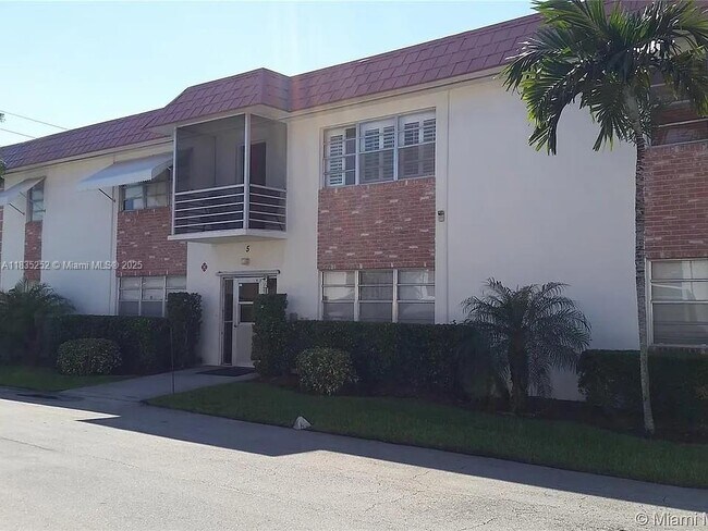 Primary Photo - 3550 NW 8th Ave