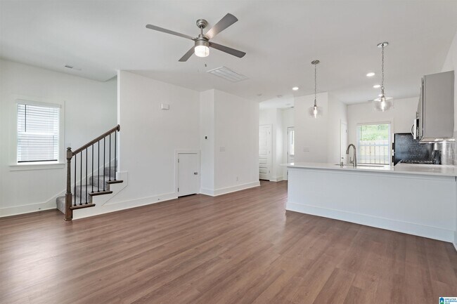Building Photo - 240 Huntley Pl