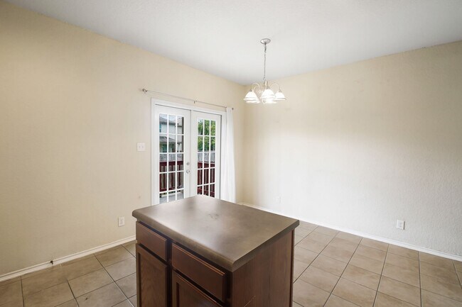 Building Photo - 3 Bedroom/2 Bath Alamo Ranch Subdivision