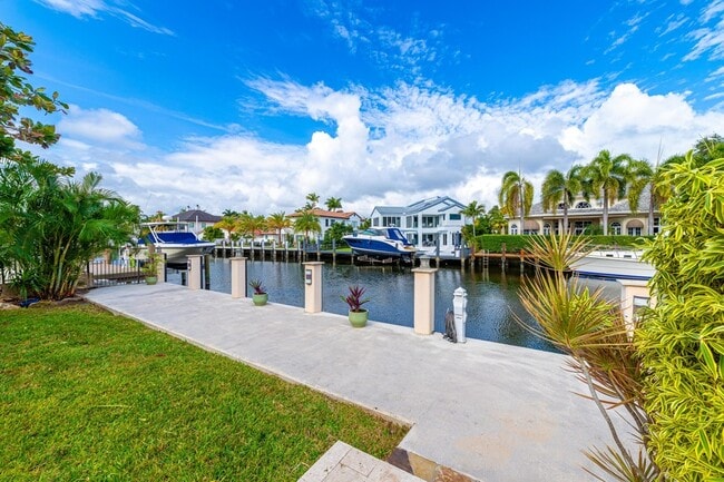 Building Photo - 2519 Barcelona Dr