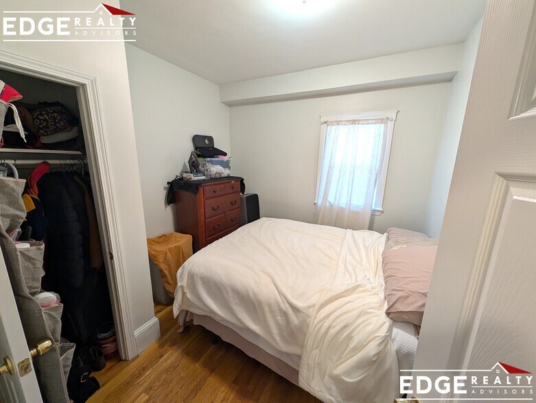 Building Photo - 30 Mt Hope St