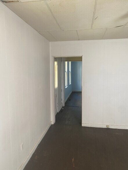 Living room hallway to dining rm - 362 E Markison Ave