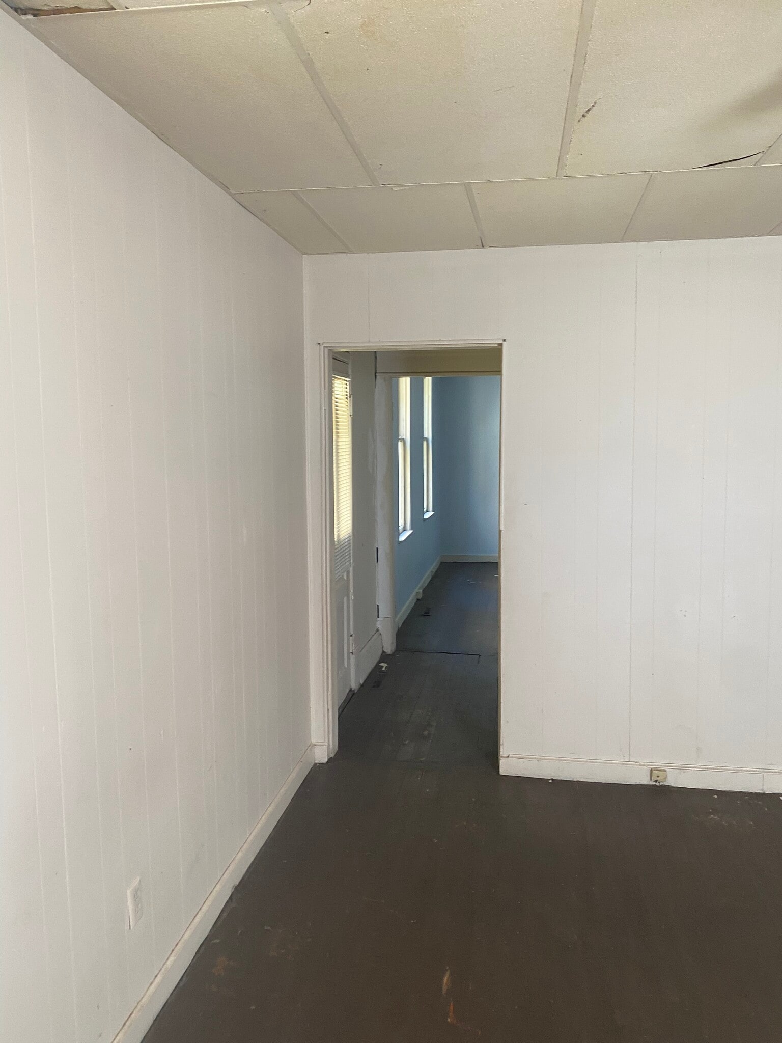 Living room hallway to dining rm - 362 E Markison Ave