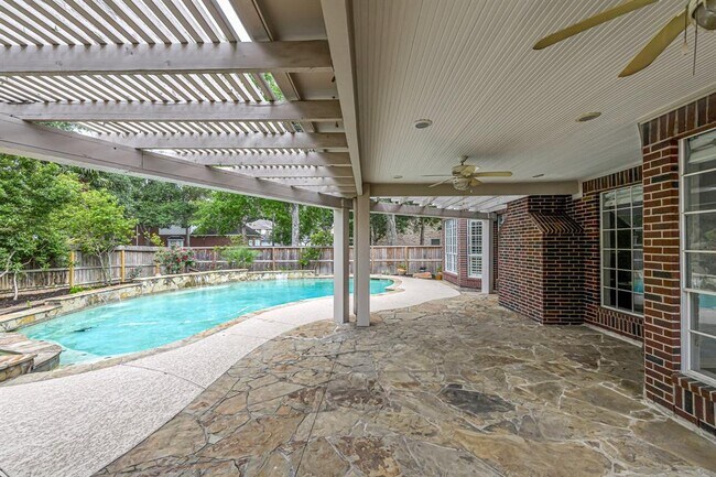 Building Photo - 4602 Gladesdale Park Ln