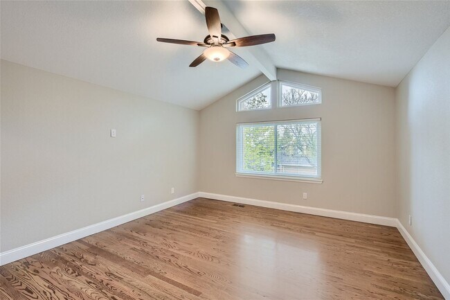 Building Photo - Evolve Real Estate: Amazing 4 Bdr/4 Bath +...