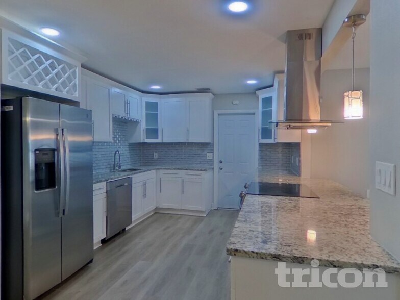 Building Photo - 7394 Norwich Ln