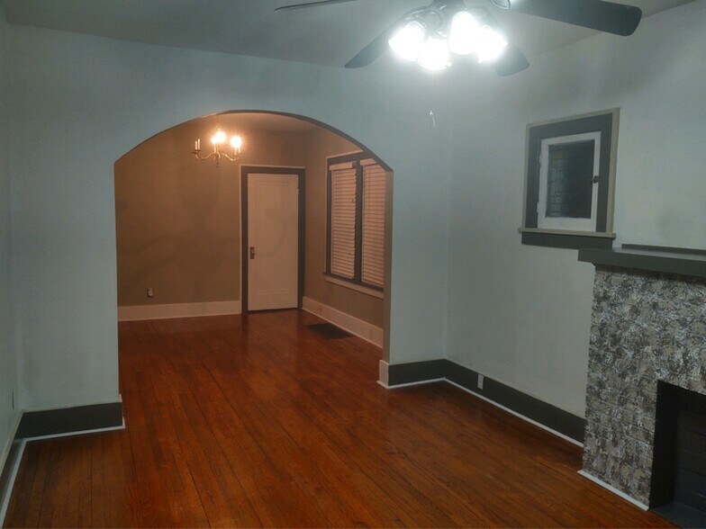 Building Photo - 5832 Heege Rd